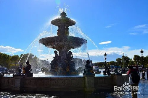 浪漫之都巴黎的八个不可不去的景点。