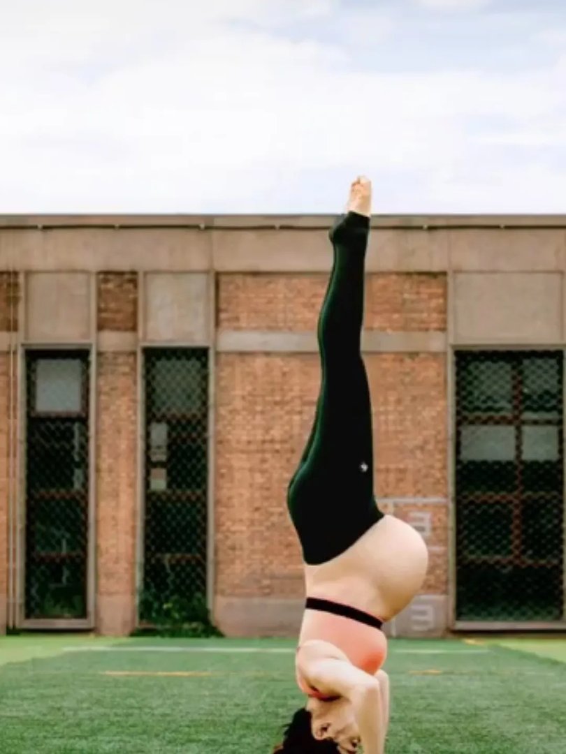 刘璇晒孕肚倒立照，孕妇是否适合倒立行为？