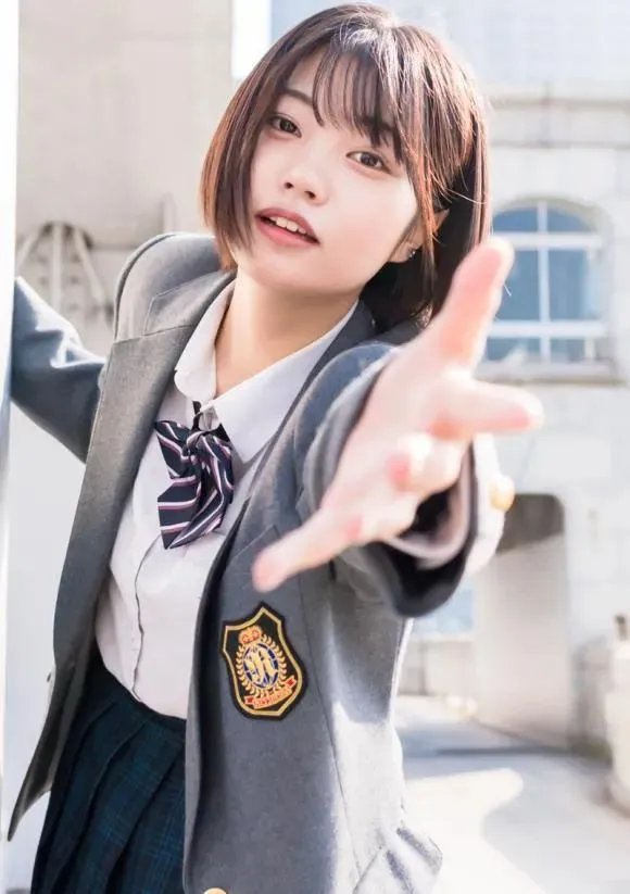 日本女团新人空降C位被爆大量黑历史 私生活没眼看！