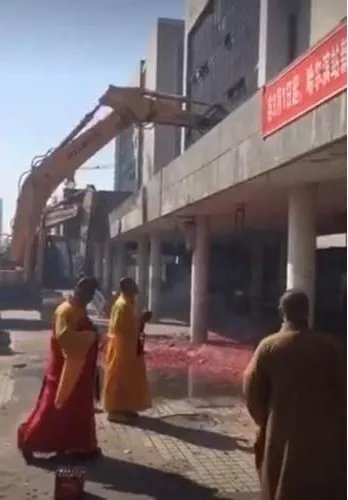 工程改造请和尚做法事是怎么回事？