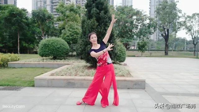 广场舞的步伐有规律和规定吗？