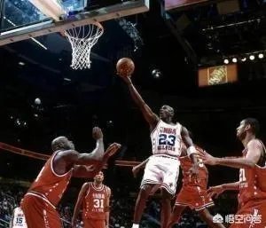 乔丹的全明星告别赛上,科比罚球时为什么全场观众狂嘘科比?