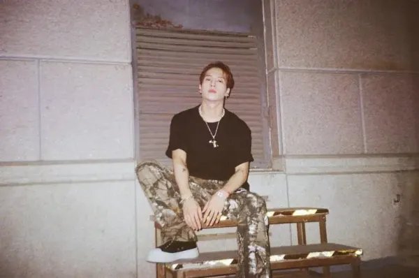 王嘉尔正式加入世界顶级舞团Kinjaz!你如何评价他的舞蹈功底?