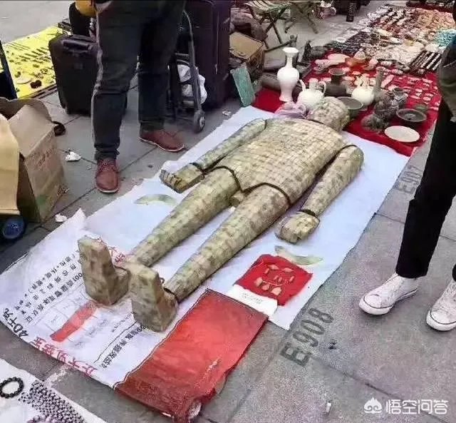 为什么有些人收藏了很多假的藏品，还很自信的朋友们欣赏？