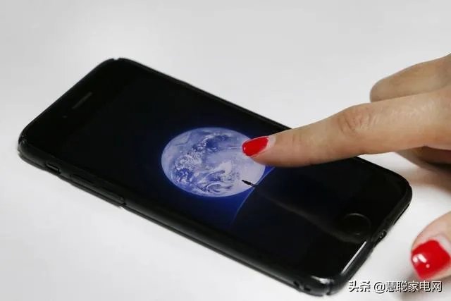 如果苹果手机下架微信，那么你是选“苹果手机”？还是选“微信”而放弃苹果？