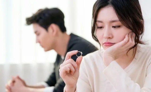 女朋友父母坚决不同意怎么办 两个人不适合结婚表现