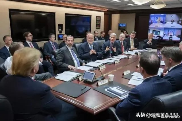 美国海军航母上的新冠病毒到底从哪来的?请高人分析一下?