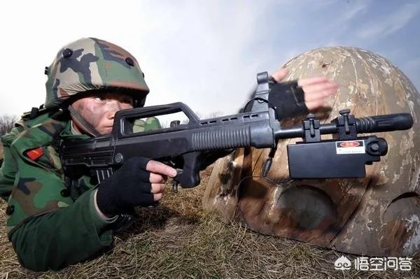 演习时用的空包弹，中弹后为什么会冒烟？