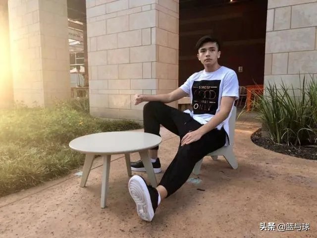 李楠、王治郅、巩晓彬的儿子都入选了国青男篮，巴特尔的儿子呢？