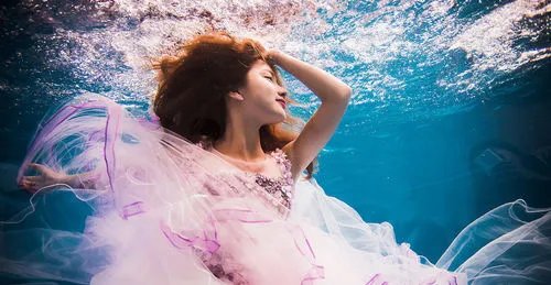 三亚水下婚纱照，三亚水下婚纱摄影