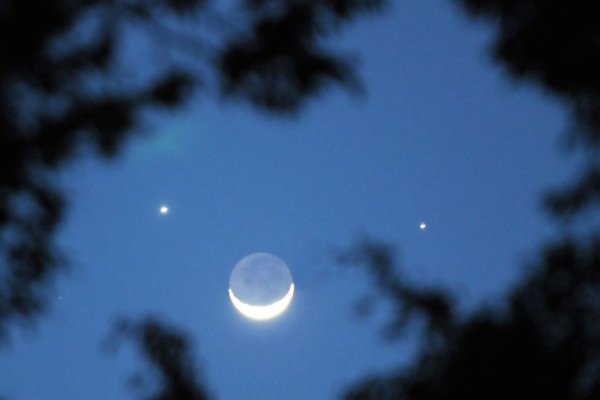 双星伴月连续两晚出现是怎么回事？