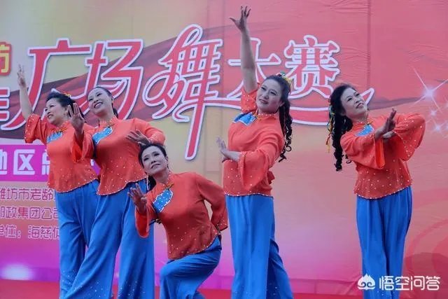 是凤凰传奇带火了广场舞，还是广场舞带火了凤凰传奇？