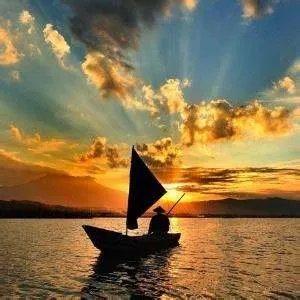 张京16年前用英文说梦想是当外交官，梦想对人的激励作用是怎样的？