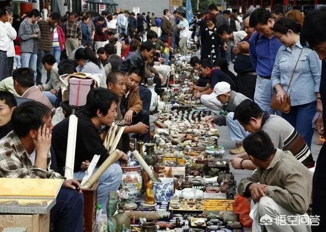 为什么有些人收藏了很多假的藏品，还很自信的朋友们欣赏？