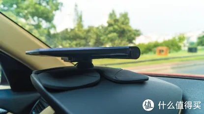 车载后装HUD 篇一:像开战斗机一样去开车—百路达HUD开箱及简评