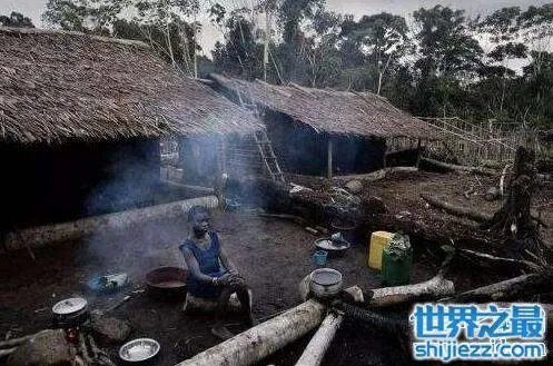 非洲小朋友举牌竟是做广告，营销的方式简直不择手段 