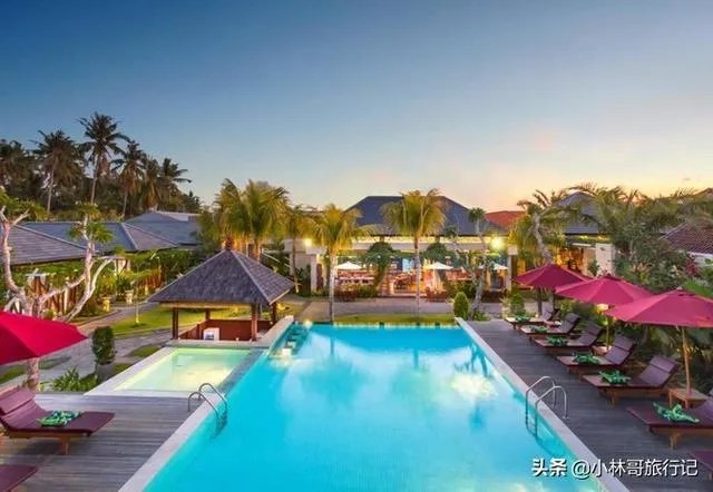 问巴厘岛当地有哪些好的酒店和度假村？