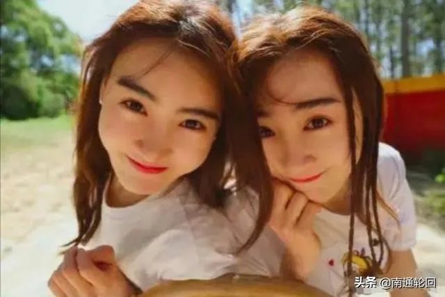 妙龄女子为博眼球地铁内摘口罩劈叉,你怎么看?