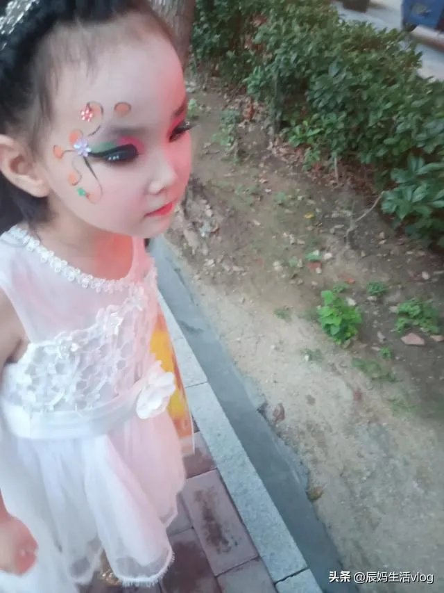 有必要给孩子买演出服吗？